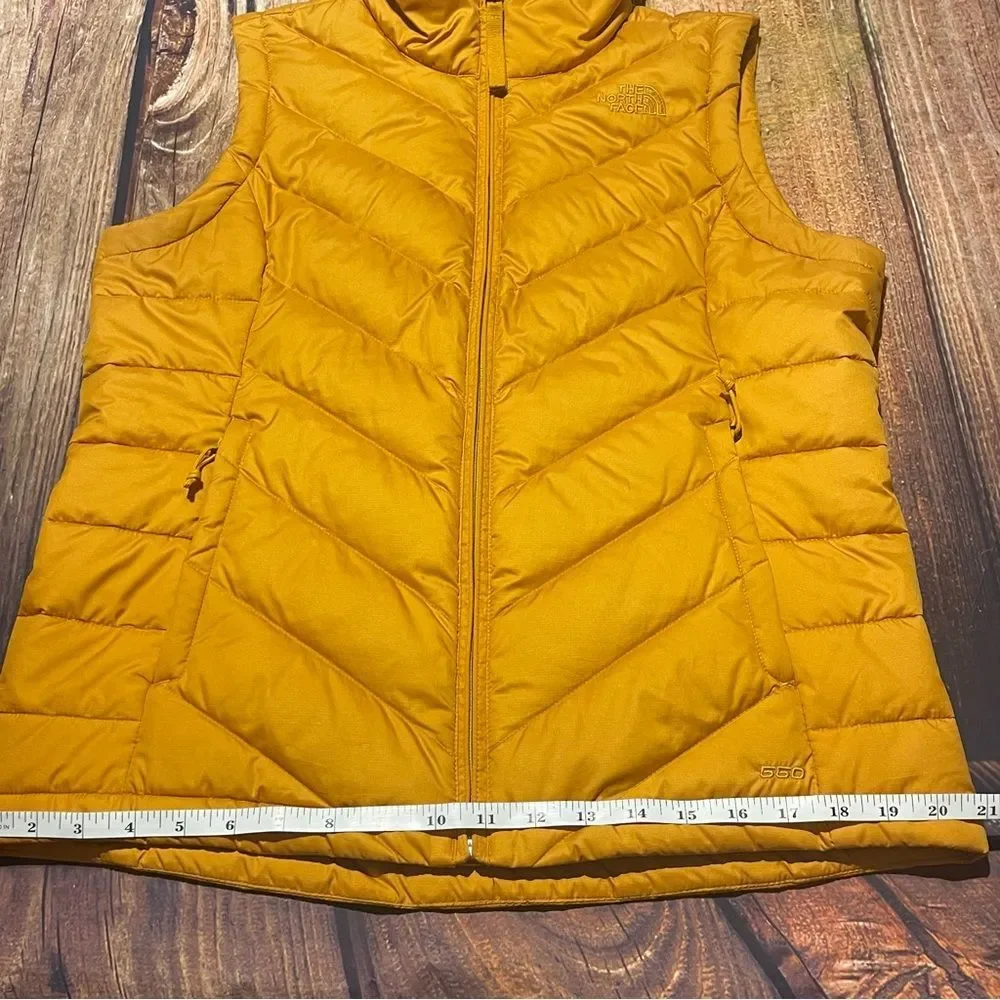THE NORTH FACE women’s puffer vest Sz M Great tangerine color Preowned like new